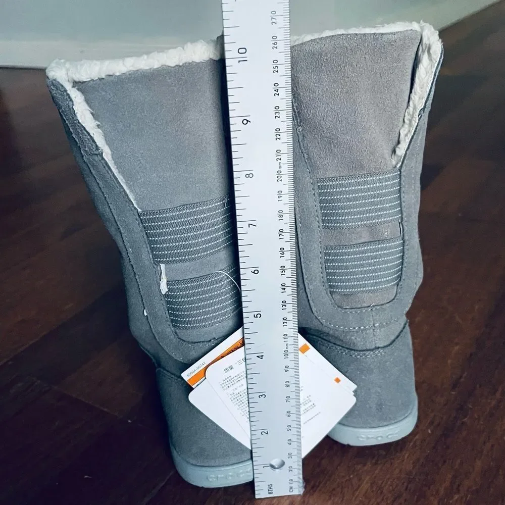 NIB Crocs Adela Foldover Fuzz Bootie 6 Smoke‎ Gray